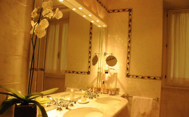 Фото отеля De La Ville Hotel