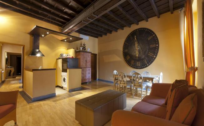 Фото отеля Manfredi Apartments - Marco Aurelio Suite