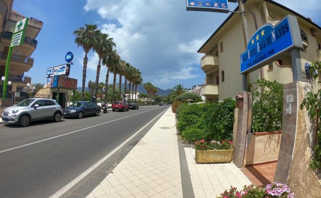 Фото отеля Baia Di Naxos Aparthotel