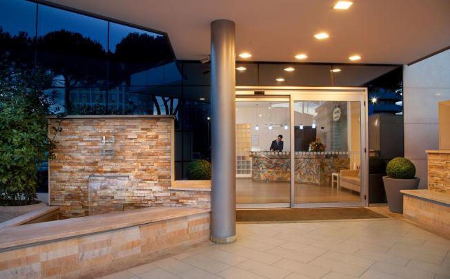 Фото отеля Artis Hotel