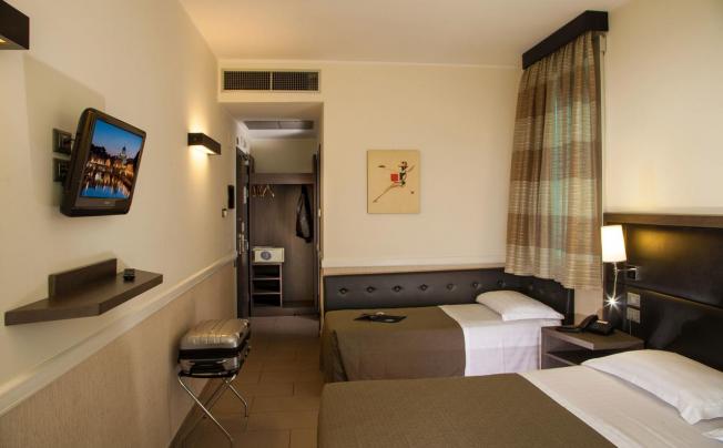 Фото отеля Artis Hotel