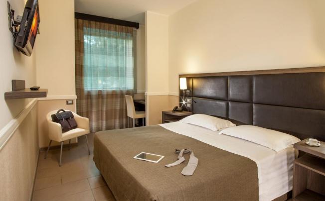 Фото отеля Artis Hotel