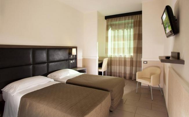Фото отеля Artis Hotel
