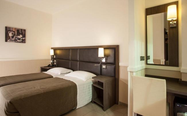 Фото отеля Artis Hotel