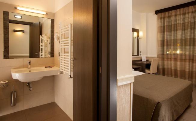 Фото отеля Artis Hotel