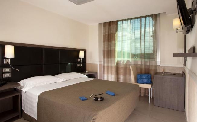 Фото отеля Artis Hotel