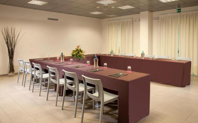 Фото отеля Artis Hotel