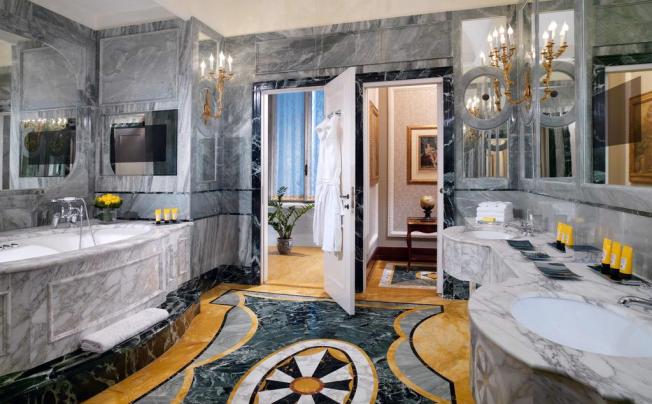 Фото отеля The St. Regis Grand Hotel