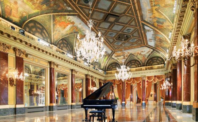 Фото отеля The St. Regis Grand Hotel