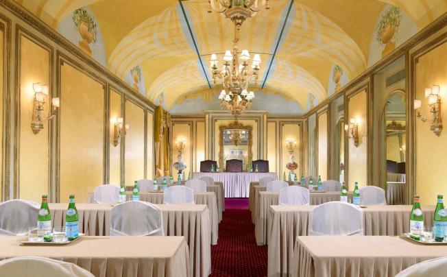 Фото отеля The St. Regis Grand Hotel