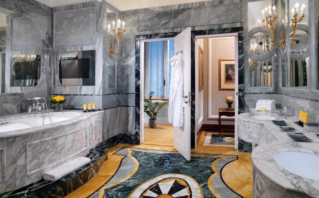 Фото отеля The St. Regis Grand Hotel