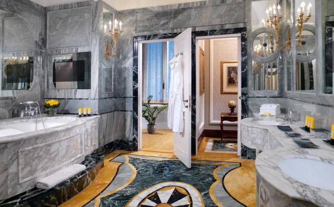 Фото отеля The St. Regis Grand Hotel