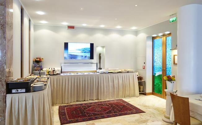 Фото отеля Ruhl Beach Hotel & Suites