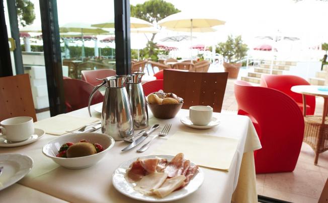 Фото отеля Ruhl Beach Hotel & Suites