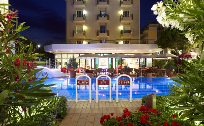 Фото отеля Ruhl Beach Hotel & Suites