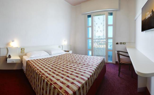Фото отеля Ruhl Beach Hotel & Suites