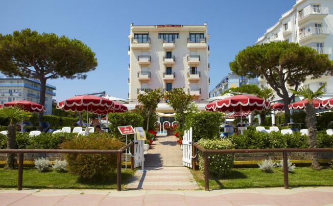 Фото отеля Ruhl Beach Hotel & Suites