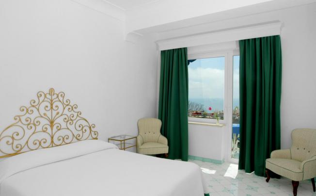 Фото отеля A' Pazziella Hotel