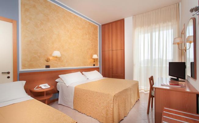 Фото отеля Hotel Paradise