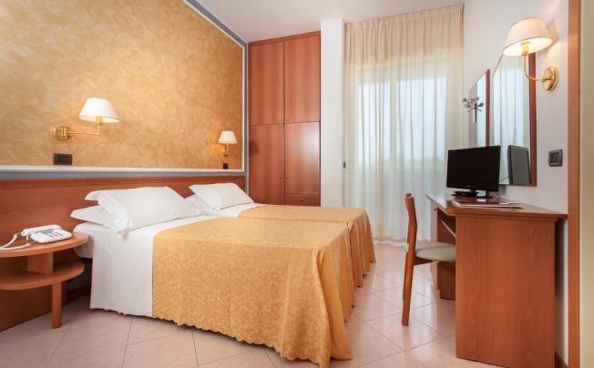 Фото отеля Hotel Paradise