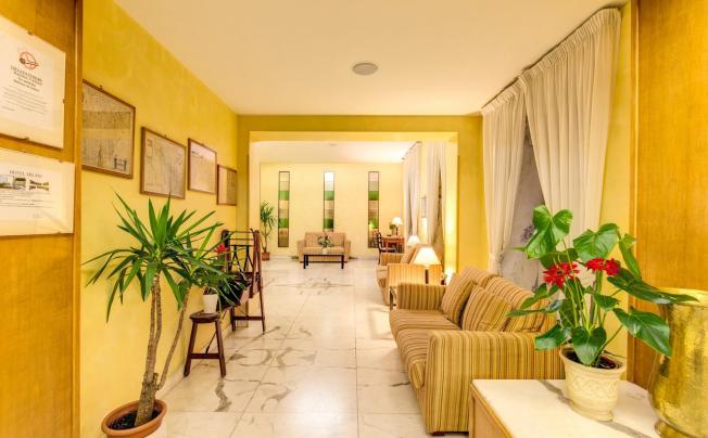 Фото отеля HOTEL MILANI