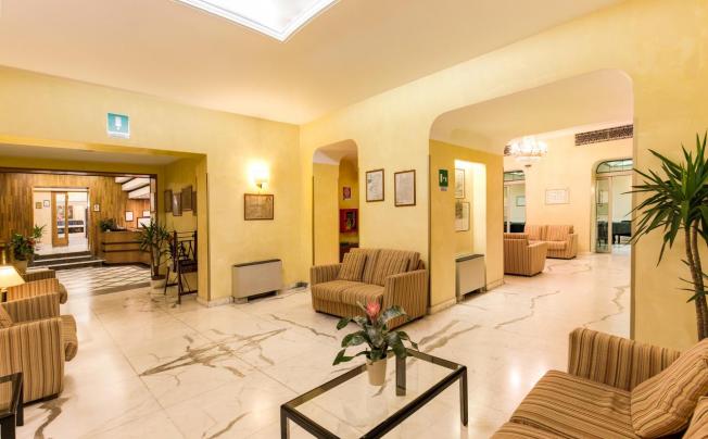 Фото отеля HOTEL MILANI