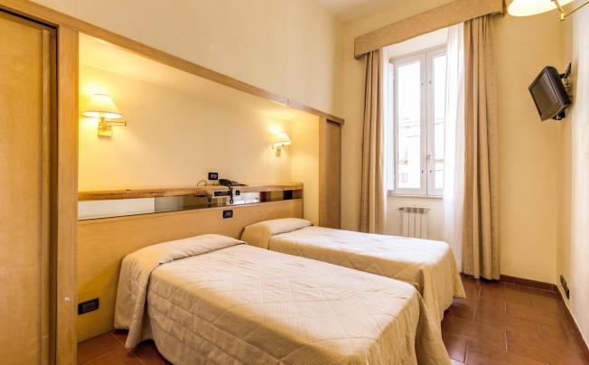 Фото отеля HOTEL MILANI