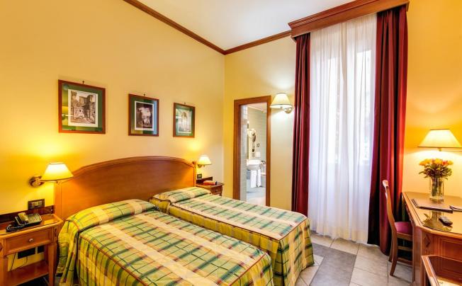 Фото отеля HOTEL MILANI