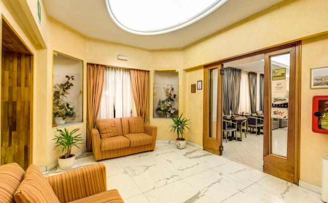 Фото отеля HOTEL MILANI