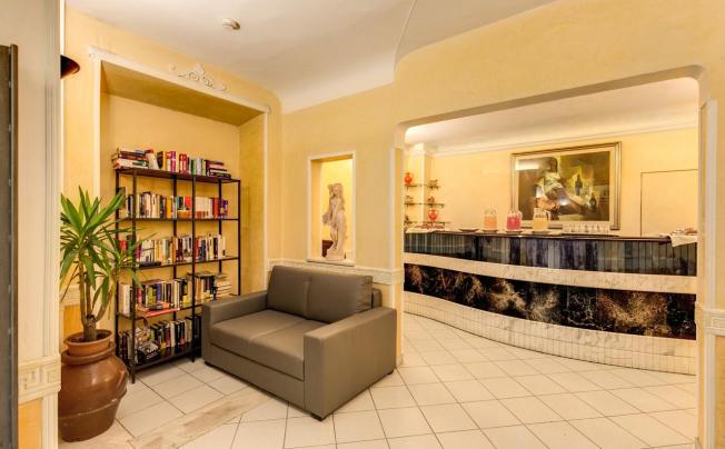 Фото отеля HOTEL MILANI