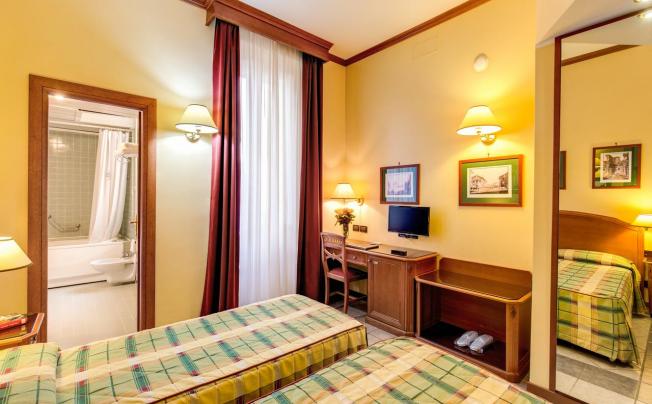 Фото отеля HOTEL MILANI
