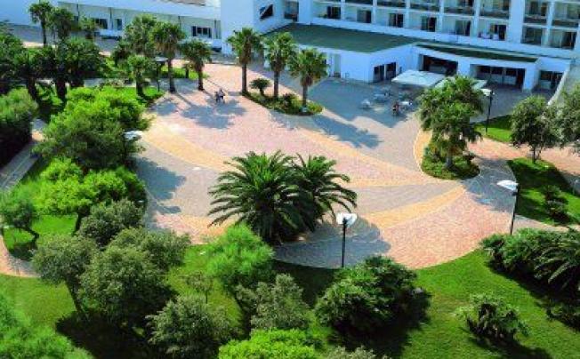 Фото отеля Serena Grand Hotel