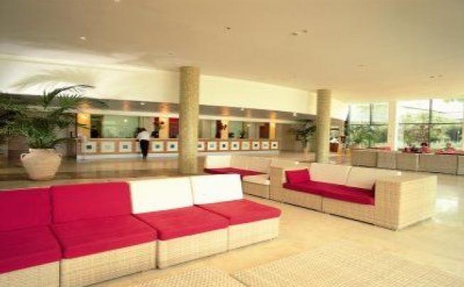Фото отеля Serena Grand Hotel