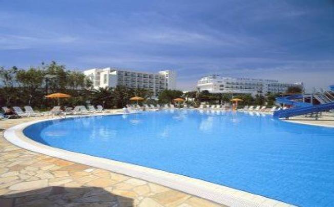 Фото отеля Serena Grand Hotel