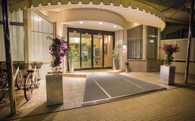 Фото отеля Grand Hotel
