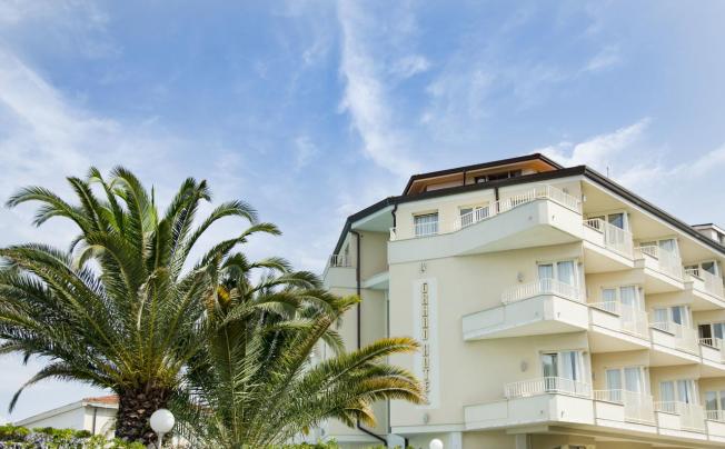 Фото отеля Grand Hotel