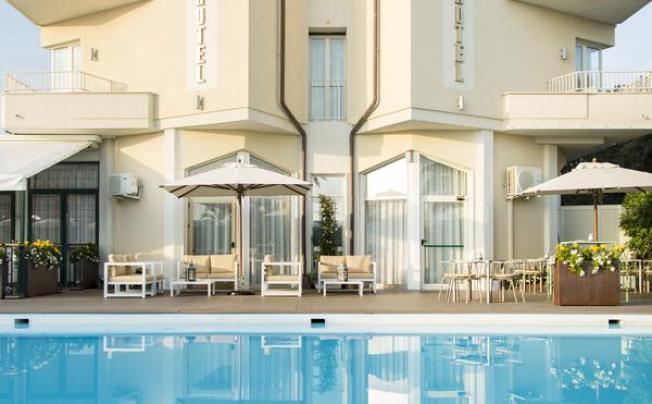 Фото отеля Grand Hotel