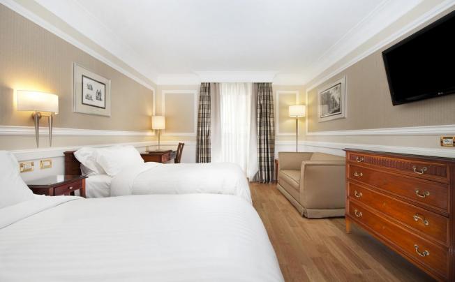 Фото отеля Marriott Grand Flora