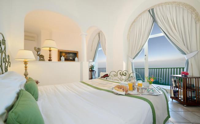 Фото отеля Caesar Augustus Hotel