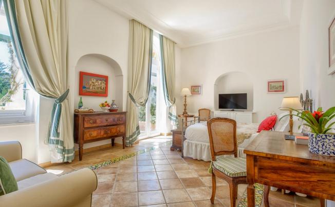Фото отеля Caesar Augustus Hotel