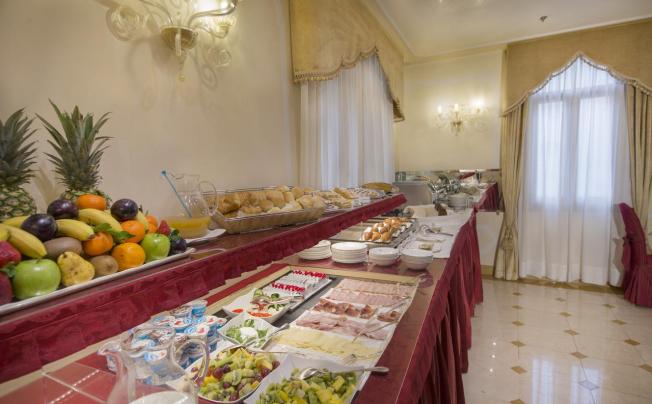 Фото отеля A La Commedia Hotel
