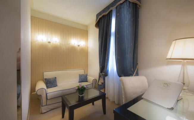 Фото отеля A La Commedia Hotel