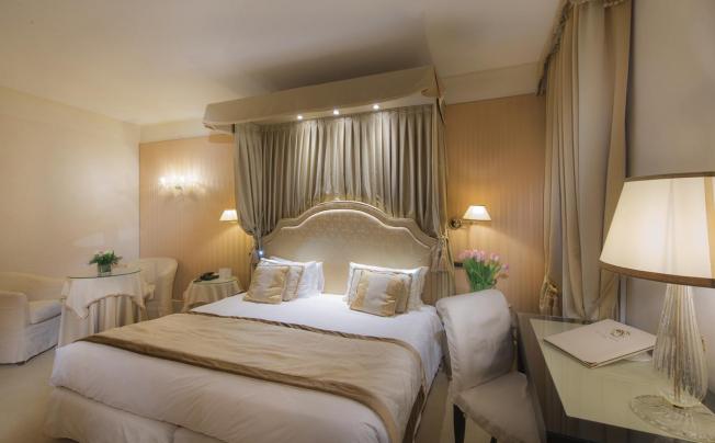 Фото отеля A La Commedia Hotel