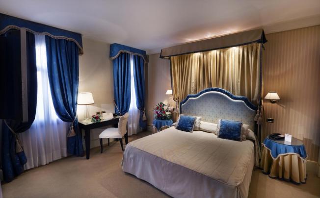 Фото отеля A La Commedia Hotel