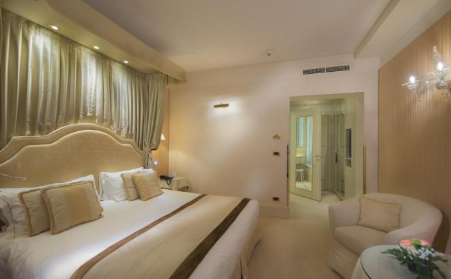Фото отеля A La Commedia Hotel