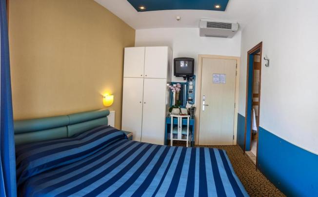 Фото отеля Christian Hotel