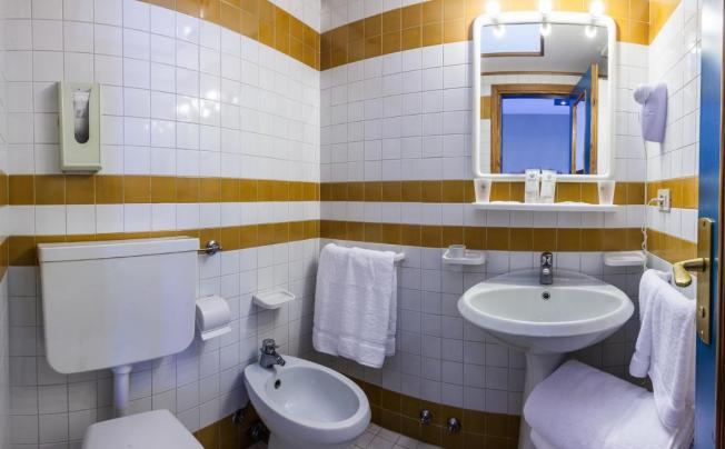 Фото отеля Christian Hotel