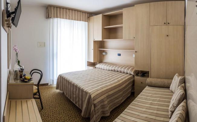 Фото отеля Christian Hotel