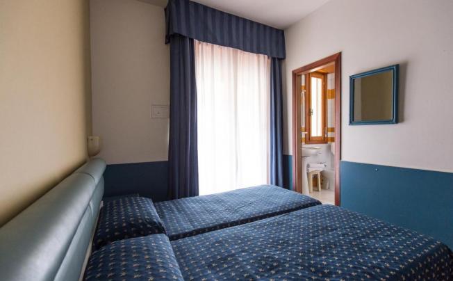 Фото отеля Christian Hotel