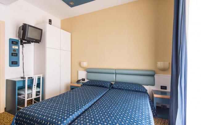 Фото отеля Christian Hotel